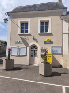 Photo de la Mairie et de l'agence postale de Saint Germain d'Arcé