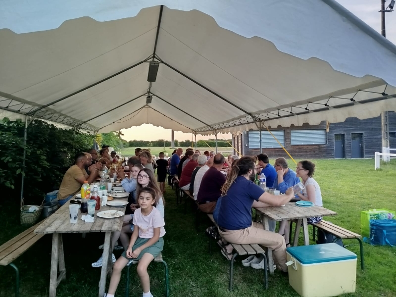 Le repas se termine - Fête des habitants 2026